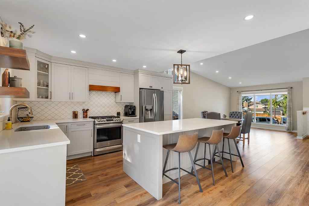 MLS® A2246120 - 23 Sanderling Court  in Sandstone Valley Calgary, Residential