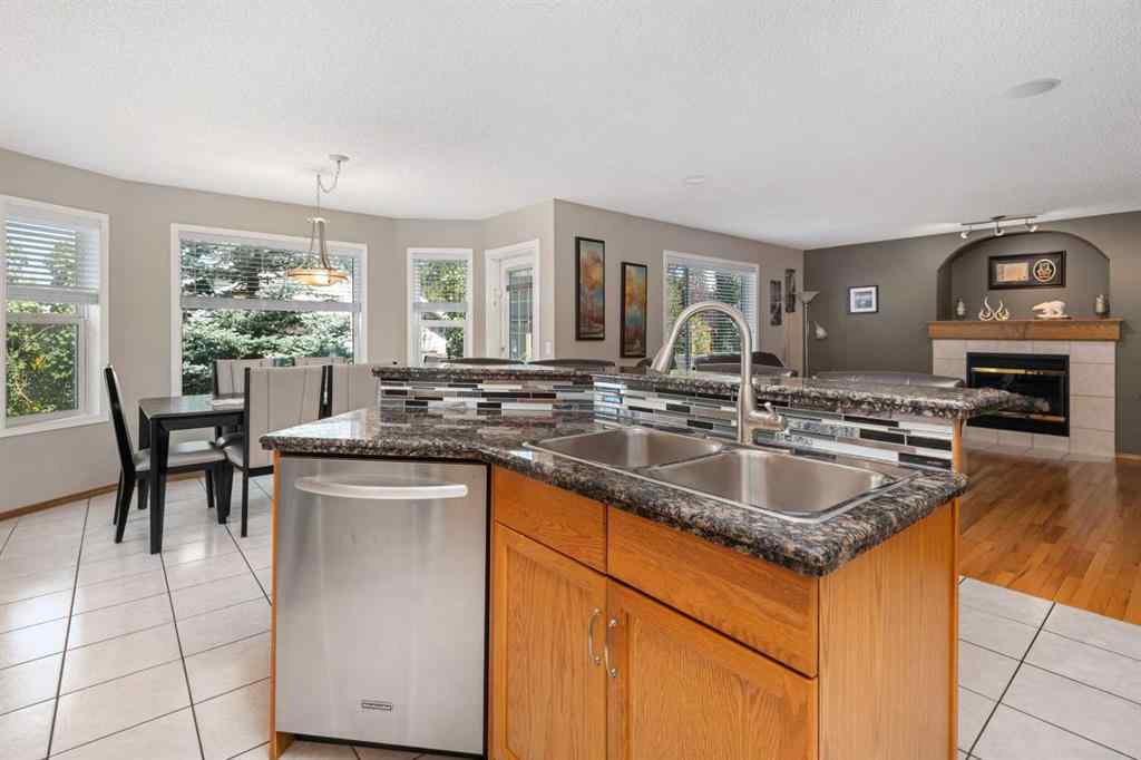MLS® A2246129 - 195 Cove Crescent  in The Cove Chestermere, Residential