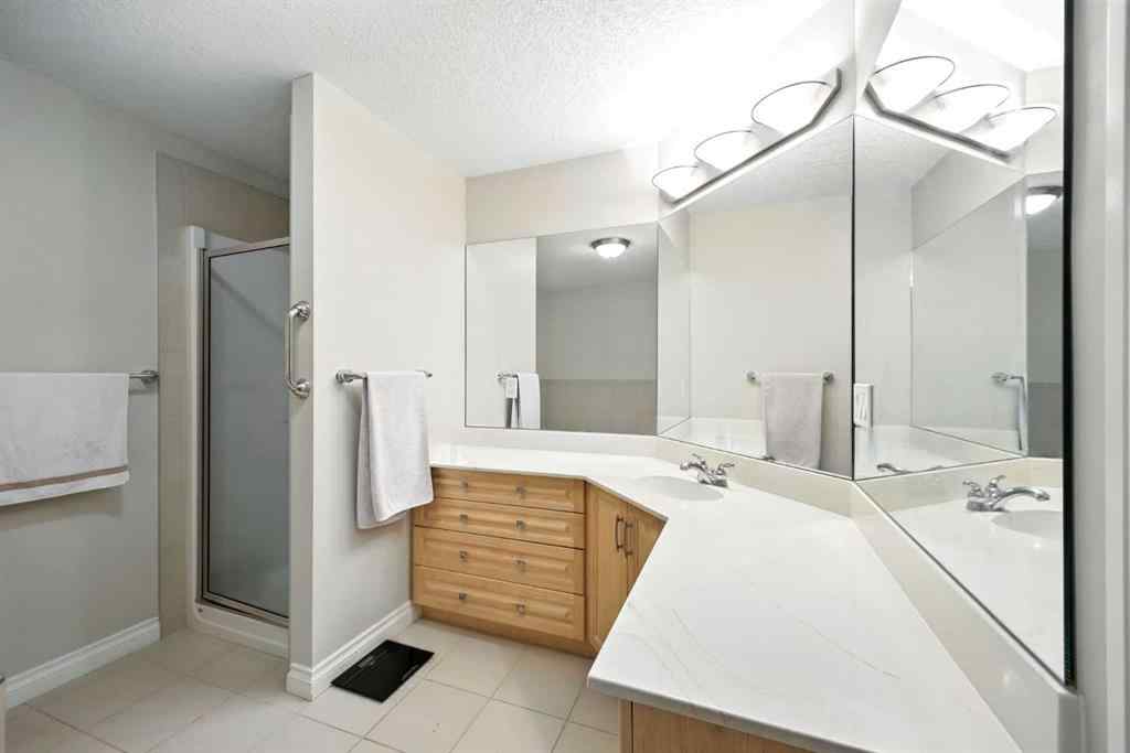 MLS® A2246134 - Unit #8103 14 Hemlock Crescent SW in Spruce Cliff Calgary, Residential