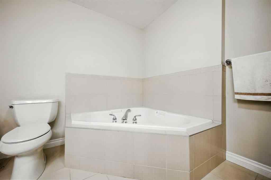 MLS® A2246134 - Unit #8103 14 Hemlock Crescent SW in Spruce Cliff Calgary, Residential
