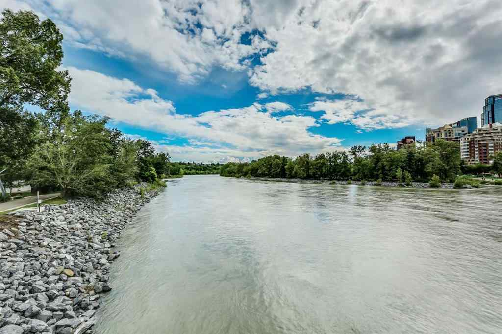MLS® A2246142 - Unit #402 916 Memorial Drive NW in Sunnyside Calgary, Residential