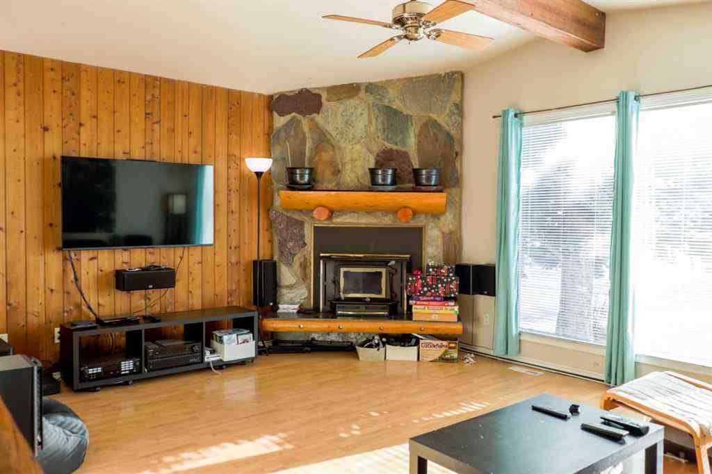 MLS® A2246149 - 236 Pinetree Road NE in Pineridge Calgary, Residential
