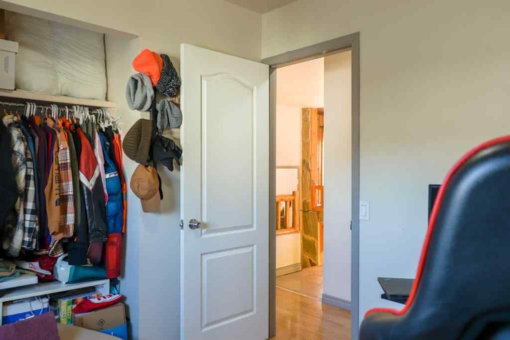 MLS® A2246149 - 236 Pinetree Road NE in Pineridge Calgary, Residential