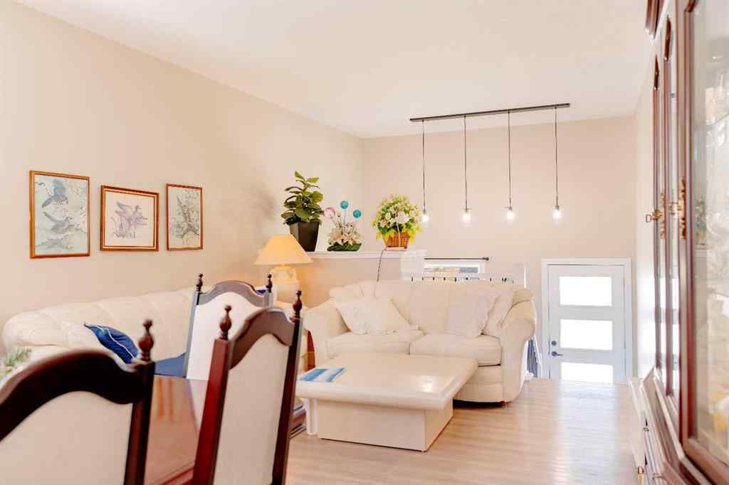 MLS® A2246152 - 11 Ian Way  in Iron Gate Sylvan Lake, Residential