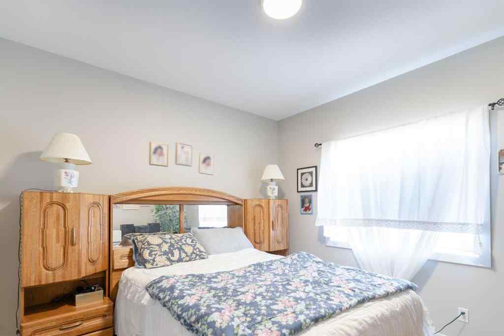 MLS® A2246152 - 11 Ian Way  in Iron Gate Sylvan Lake, Residential