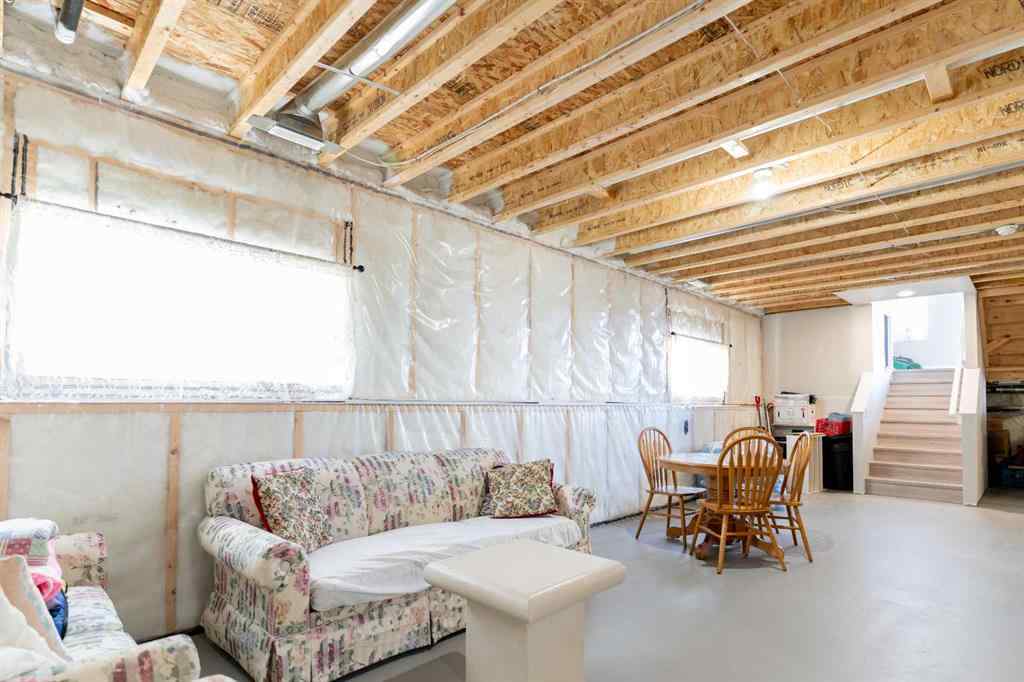 MLS® A2246152 - 11 Ian Way  in Iron Gate Sylvan Lake, Residential