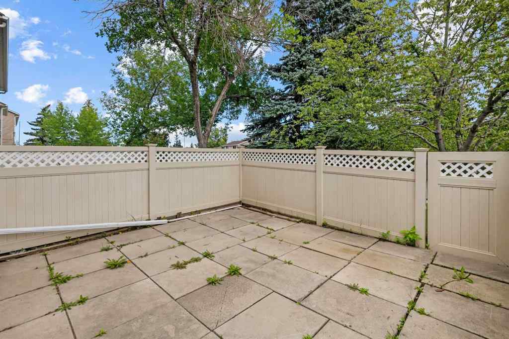 MLS® A2246163 - Unit #1 5520 1 Avenue SE in Penbrooke Meadows Calgary, Residential