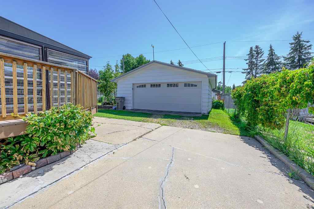 MLS® A2246183 - 9653 113 Avenue  in Mountview Grande Prairie, Residential