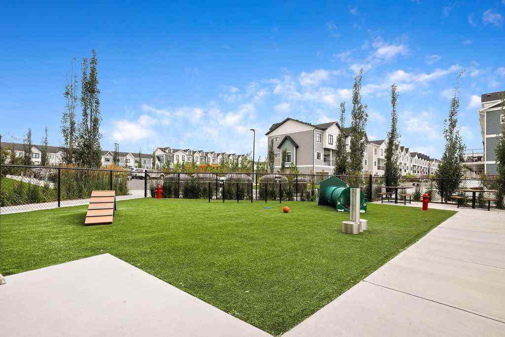 MLS® A2246193 - Unit #122 255 Les Jardins Park  in Douglasdale/Glen Calgary, Residential