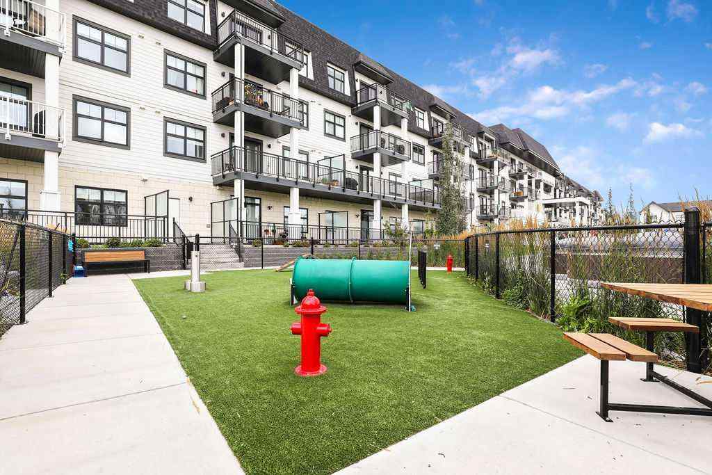 MLS® A2246193 - Unit #122 255 Les Jardins Park  in Douglasdale/Glen Calgary, Residential