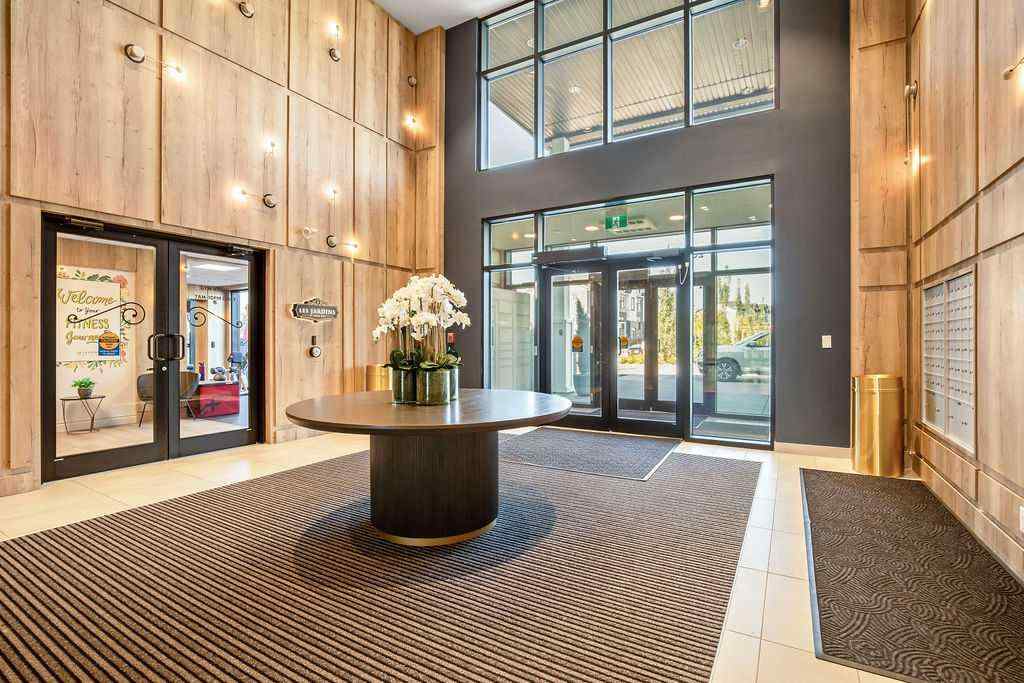 MLS® A2246193 - Unit #122 255 Les Jardins Park  in Douglasdale/Glen Calgary, Residential
