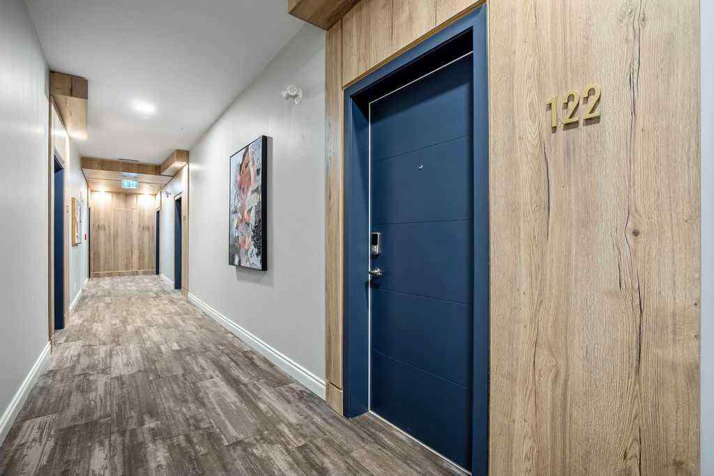 MLS® A2246193 - Unit #122 255 Les Jardins Park  in Douglasdale/Glen Calgary, Residential