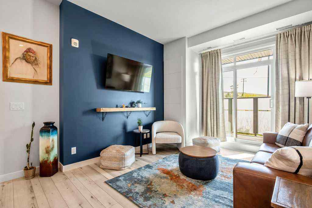 MLS® A2246193 - Unit #122 255 Les Jardins Park  in Douglasdale/Glen Calgary, Residential