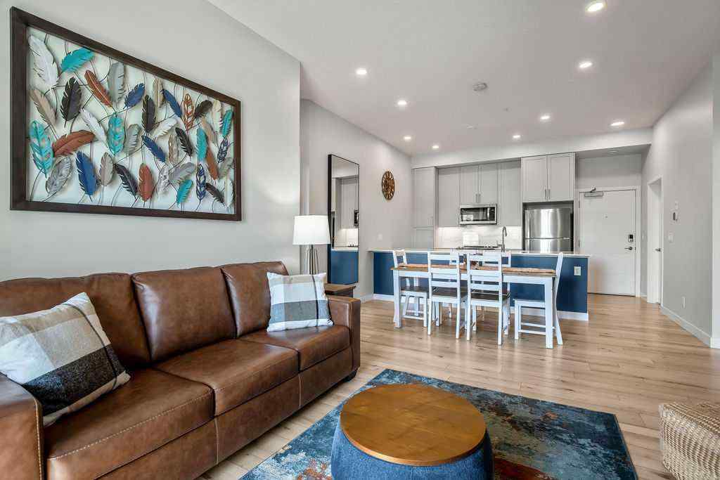 MLS® A2246193 - Unit #122 255 Les Jardins Park  in Douglasdale/Glen Calgary, Residential