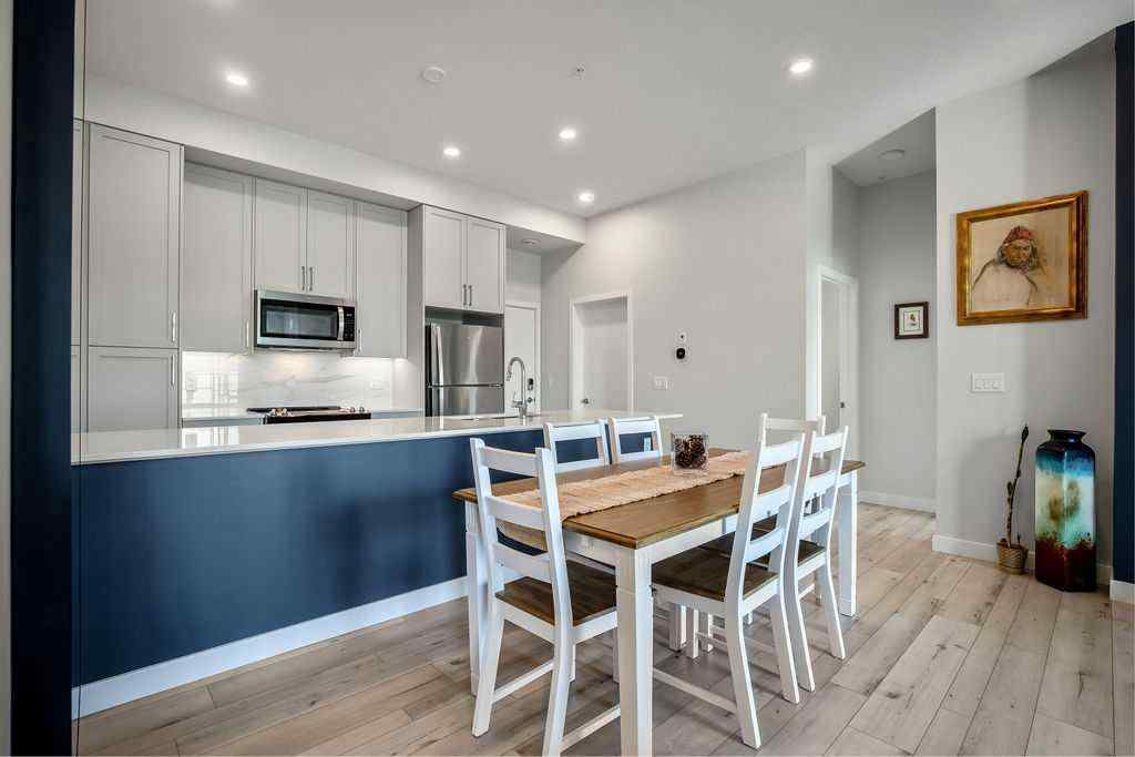 MLS® A2246193 - Unit #122 255 Les Jardins Park  in Douglasdale/Glen Calgary, Residential