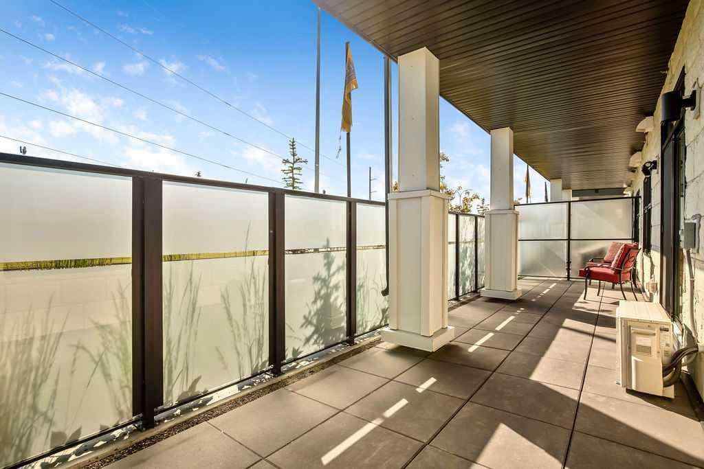 MLS® A2246193 - Unit #122 255 Les Jardins Park  in Douglasdale/Glen Calgary, Residential