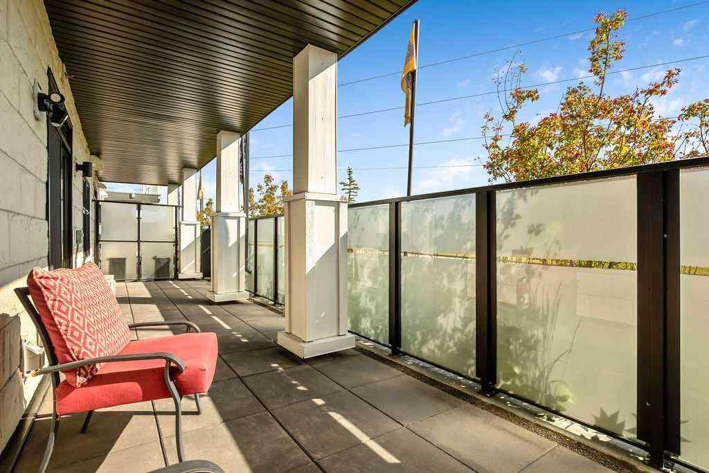 MLS® A2246193 - Unit #122 255 Les Jardins Park  in Douglasdale/Glen Calgary, Residential