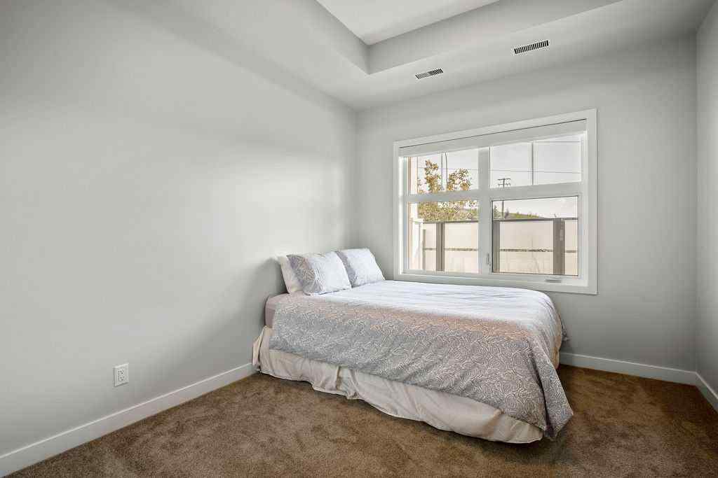 MLS® A2246193 - Unit #122 255 Les Jardins Park  in Douglasdale/Glen Calgary, Residential