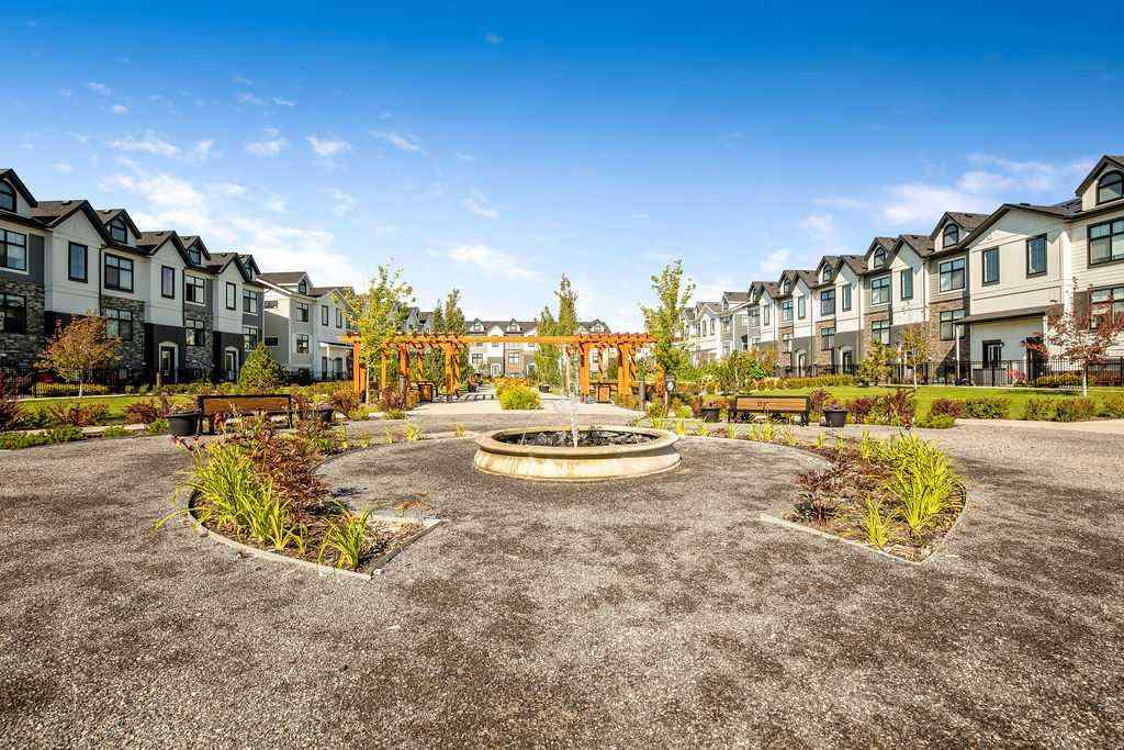 MLS® A2246193 - Unit #122 255 Les Jardins Park  in Douglasdale/Glen Calgary, Residential