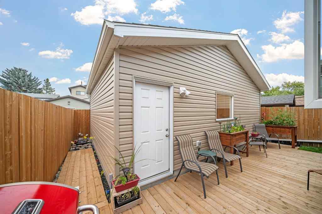 MLS® A2246199 - 84 Rivervalley Drive SE in Riverbend Calgary, Residential