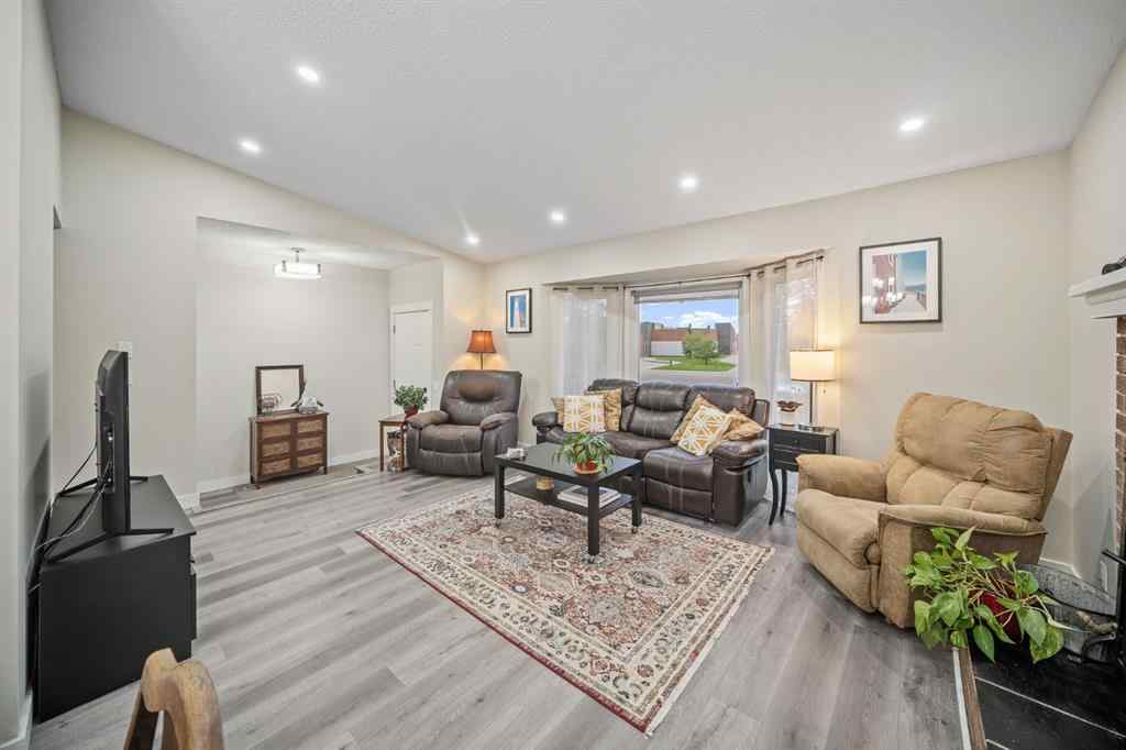 MLS® A2246199 - 84 Rivervalley Drive SE in Riverbend Calgary, Residential
