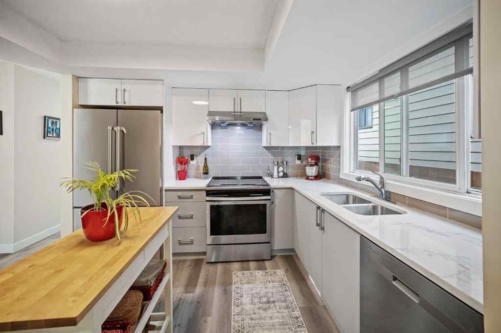 MLS® A2246199 - 84 Rivervalley Drive SE in Riverbend Calgary, Residential