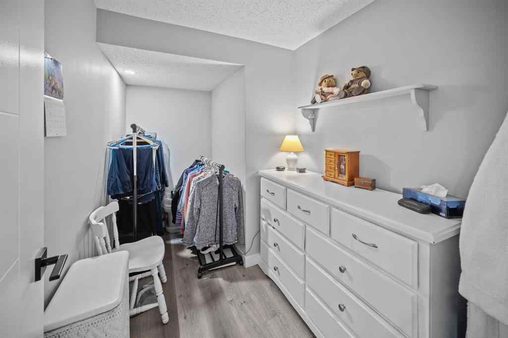 MLS® A2246199 - 84 Rivervalley Drive SE in Riverbend Calgary, Residential