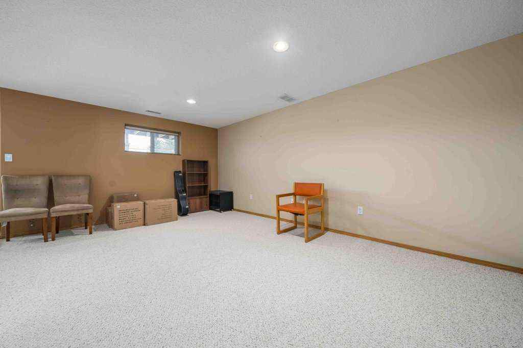 MLS® A2246222 - 6 Stonegate Crescent SE in SE Southridge Medicine Hat, Residential