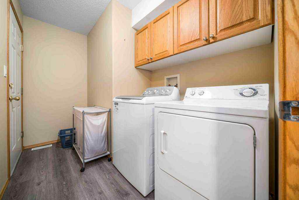 MLS® A2246222 - 6 Stonegate Crescent SE in SE Southridge Medicine Hat, Residential