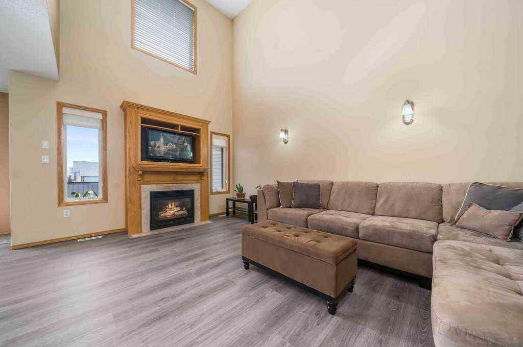 MLS® A2246222 - 6 Stonegate Crescent SE in SE Southridge Medicine Hat, Residential