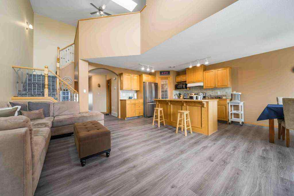 MLS® A2246222 - 6 Stonegate Crescent SE in SE Southridge Medicine Hat, Residential