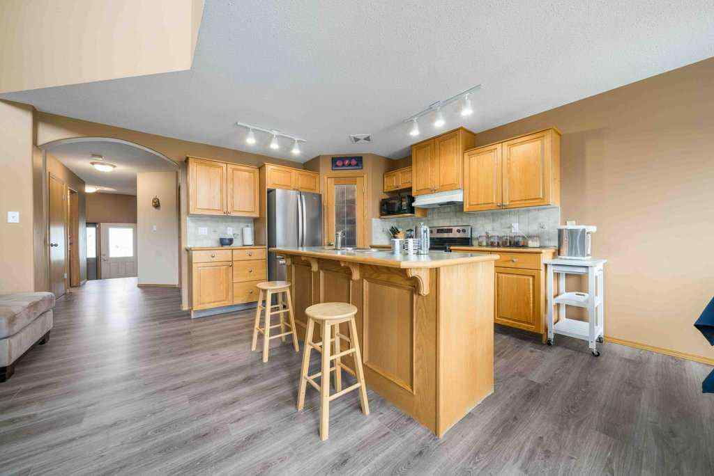 MLS® A2246222 - 6 Stonegate Crescent SE in SE Southridge Medicine Hat, Residential