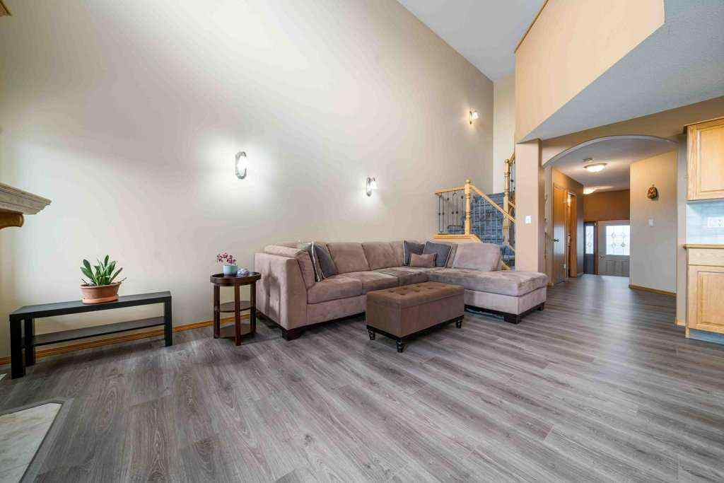 MLS® A2246222 - 6 Stonegate Crescent SE in SE Southridge Medicine Hat, Residential