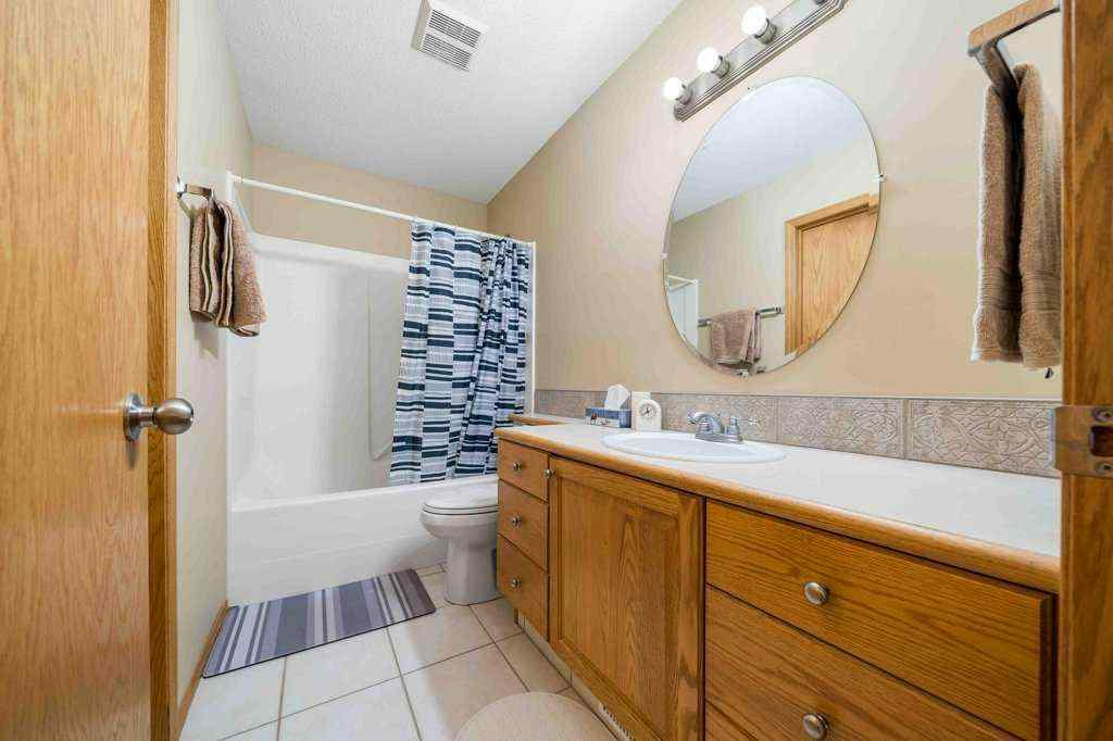 MLS® A2246222 - 6 Stonegate Crescent SE in SE Southridge Medicine Hat, Residential