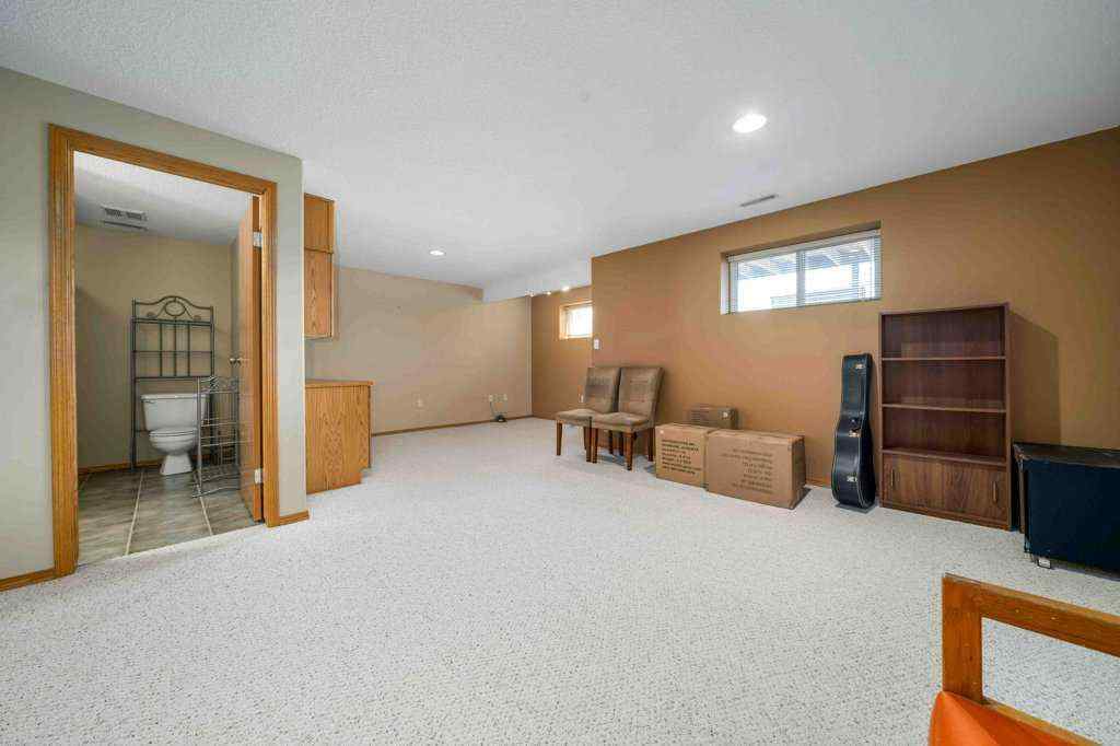MLS® A2246222 - 6 Stonegate Crescent SE in SE Southridge Medicine Hat, Residential