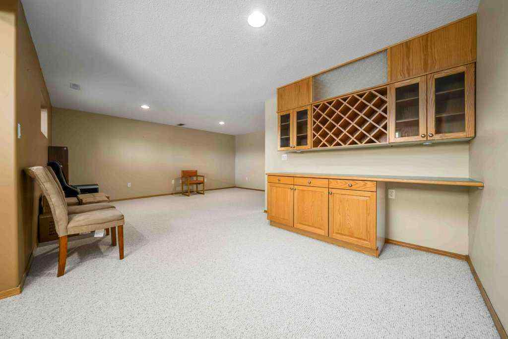 MLS® A2246222 - 6 Stonegate Crescent SE in SE Southridge Medicine Hat, Residential