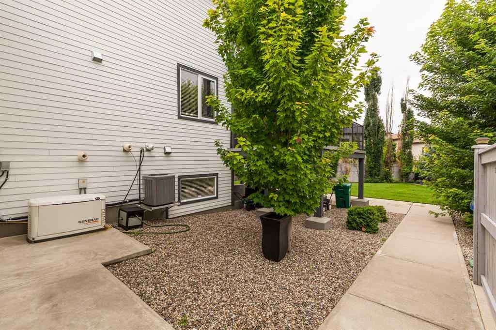 MLS® A2246259 - 230 Couleesprings Grove S in Southgate Lethbridge, Residential