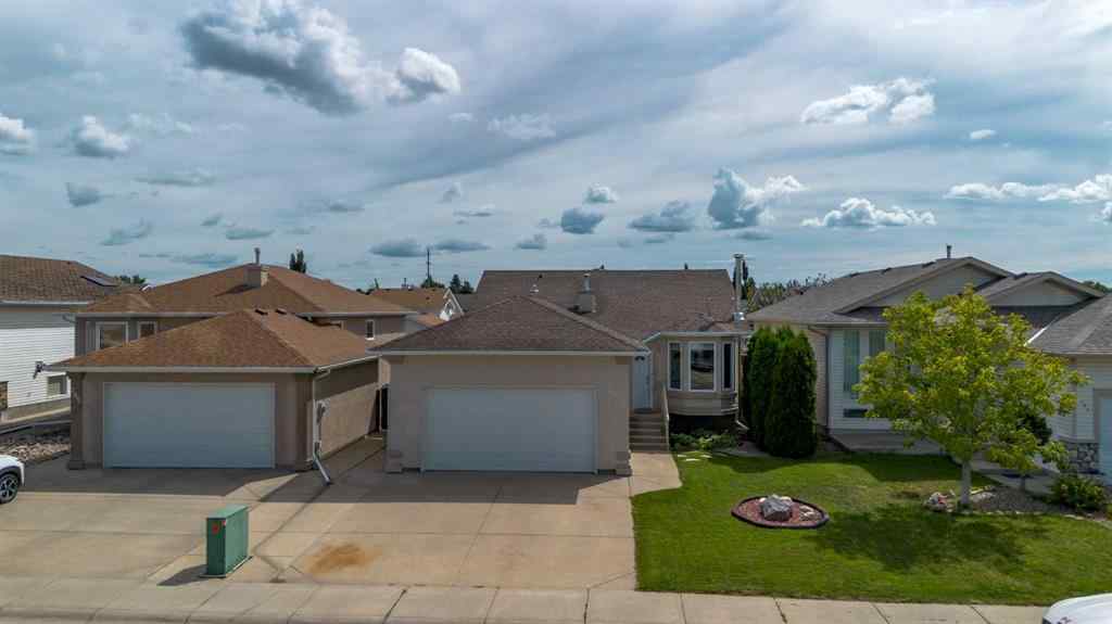 MLS® A2246261 - 389 Kodiak Boulevard N in Uplands Lethbridge, Residential