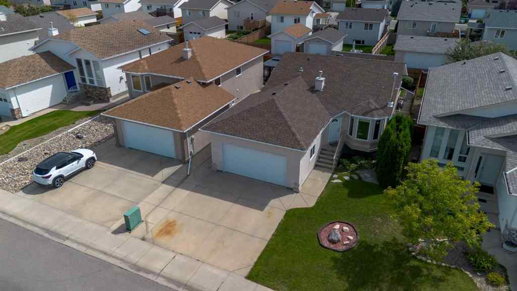 MLS® A2246261 - 389 Kodiak Boulevard N in Uplands Lethbridge, Residential