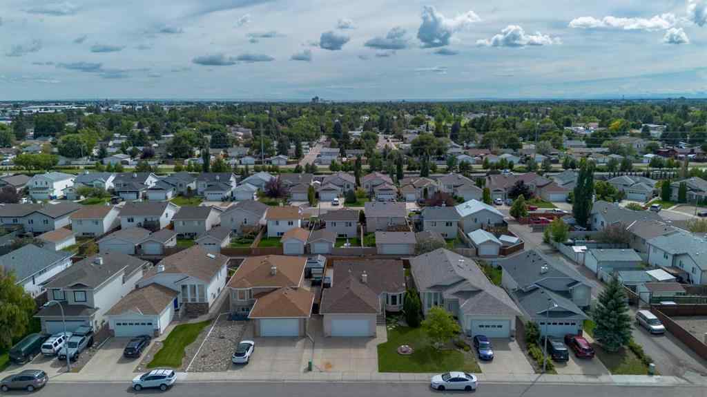 MLS® A2246261 - 389 Kodiak Boulevard N in Uplands Lethbridge, Residential