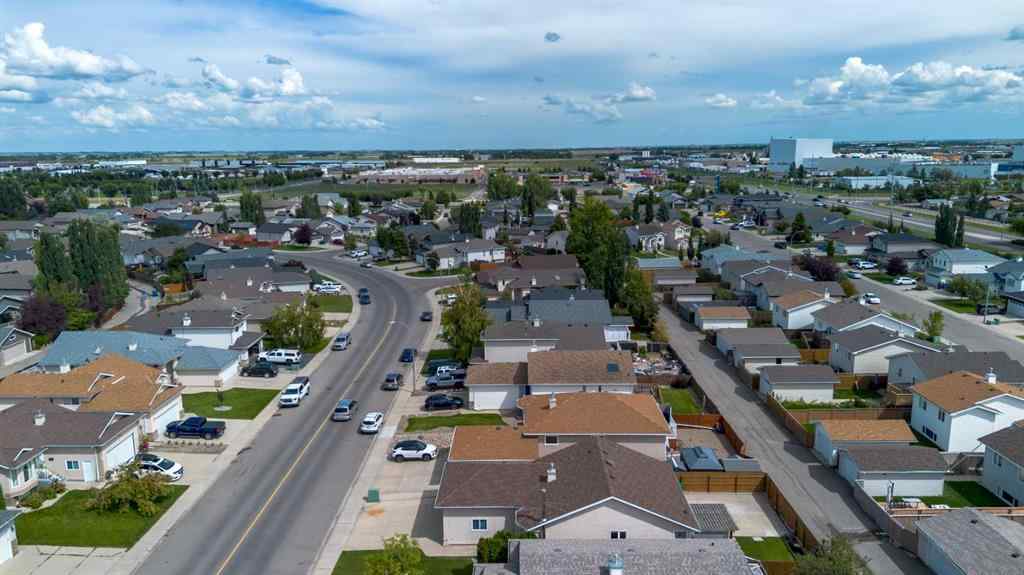 MLS® A2246261 - 389 Kodiak Boulevard N in Uplands Lethbridge, Residential