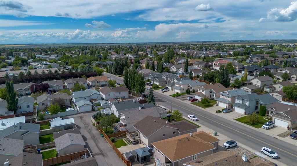MLS® A2246261 - 389 Kodiak Boulevard N in Uplands Lethbridge, Residential