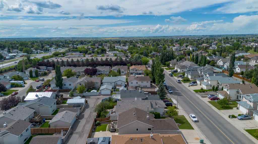 MLS® A2246261 - 389 Kodiak Boulevard N in Uplands Lethbridge, Residential