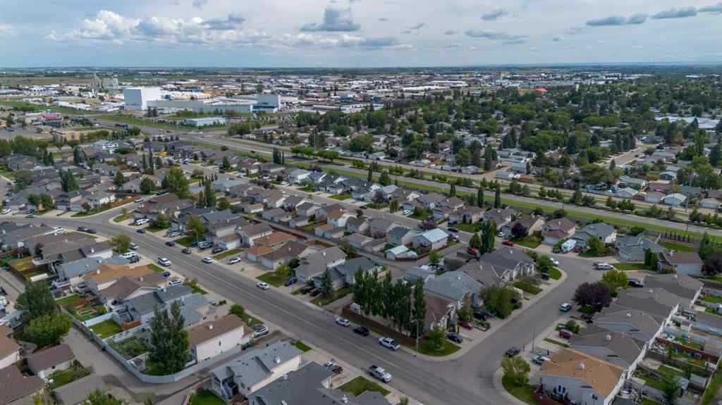 MLS® A2246261 - 389 Kodiak Boulevard N in Uplands Lethbridge, Residential