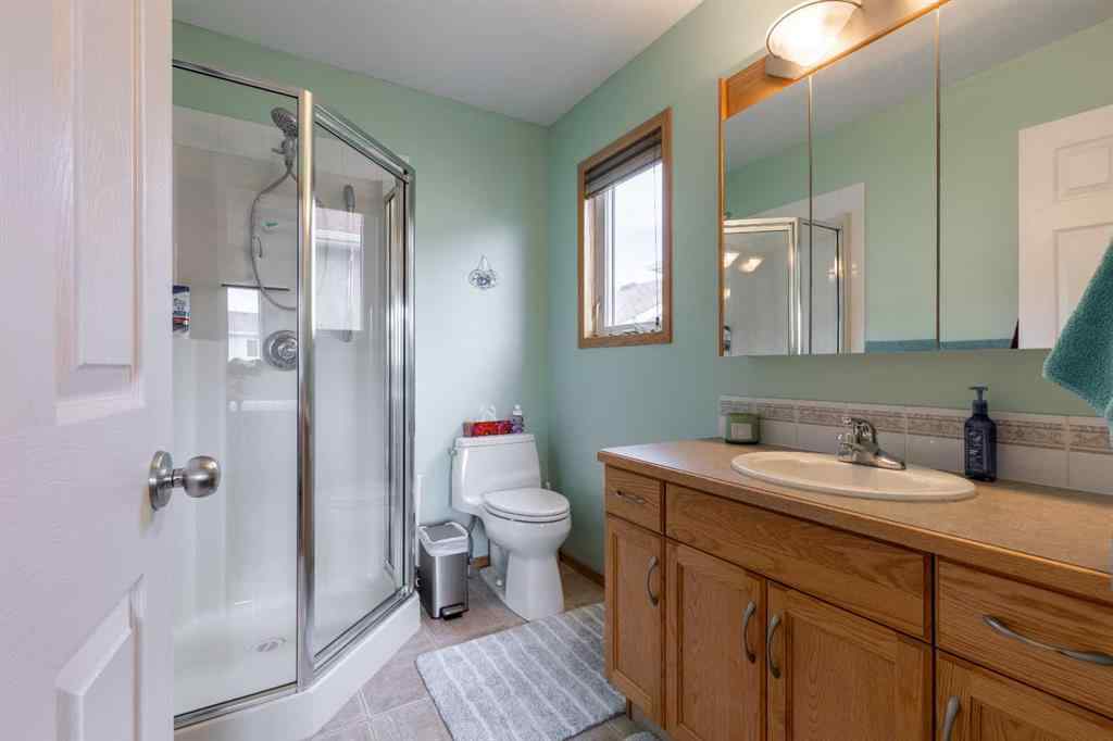 MLS® A2246261 - 389 Kodiak Boulevard N in Uplands Lethbridge, Residential
