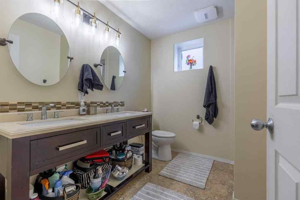 MLS® A2246261 - 389 Kodiak Boulevard N in Uplands Lethbridge, Residential