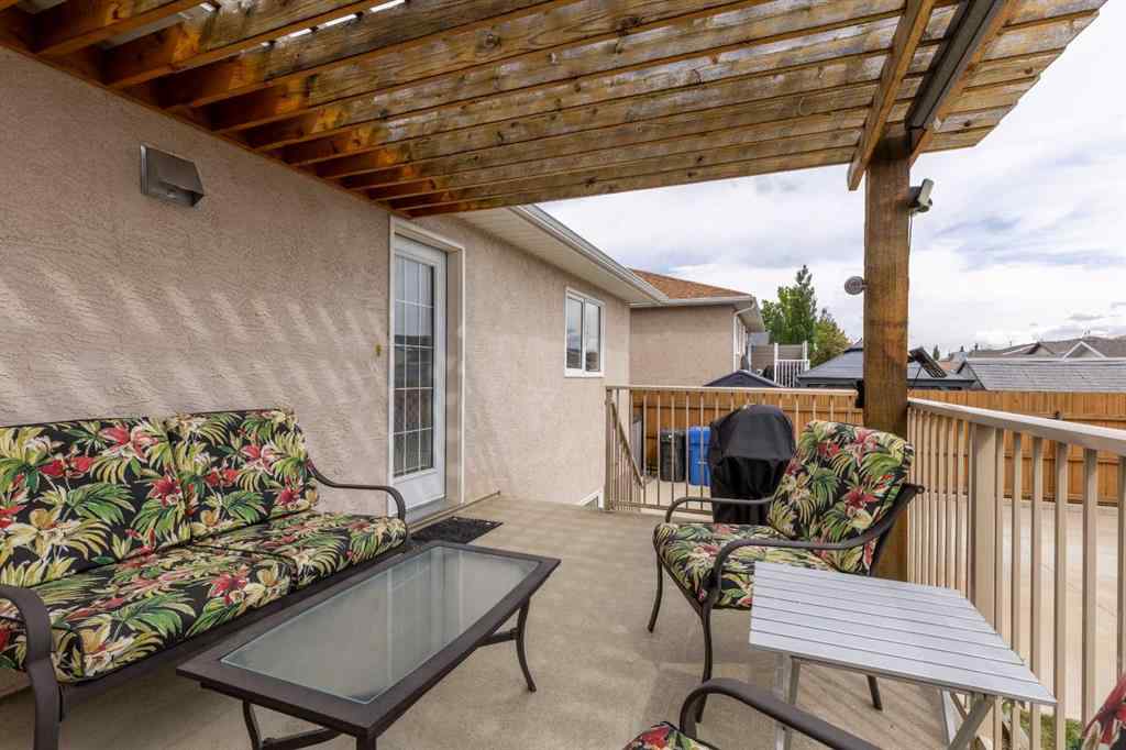 MLS® A2246261 - 389 Kodiak Boulevard N in Uplands Lethbridge, Residential
