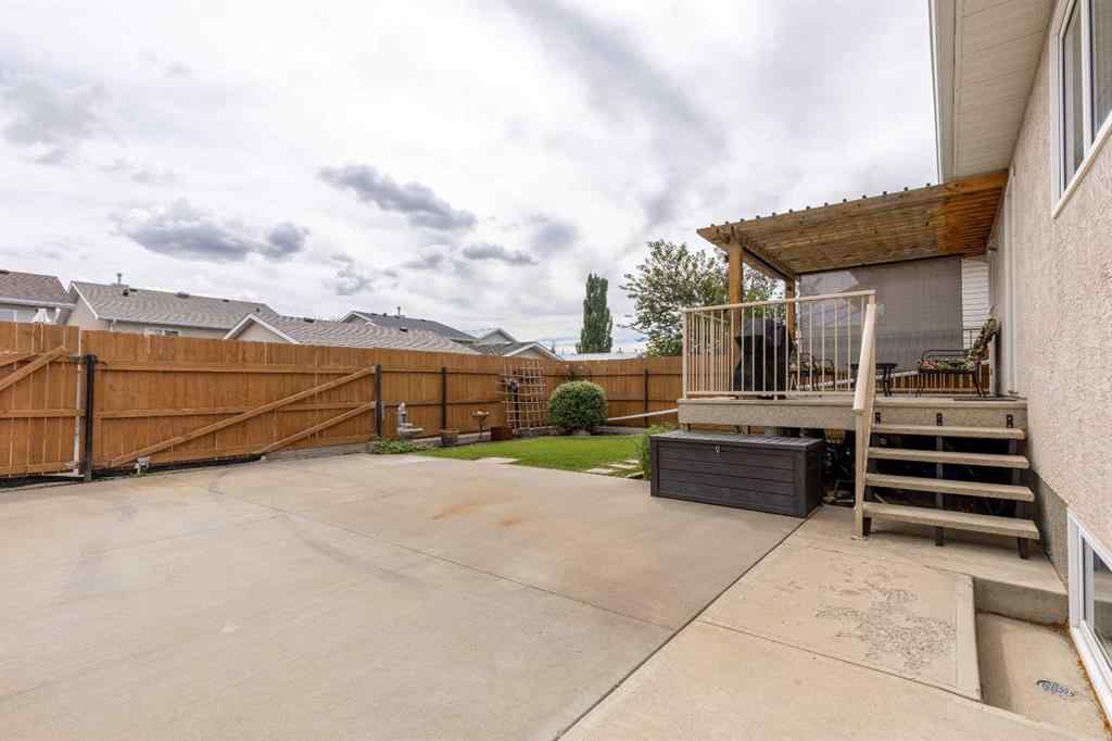 MLS® A2246261 - 389 Kodiak Boulevard N in Uplands Lethbridge, Residential
