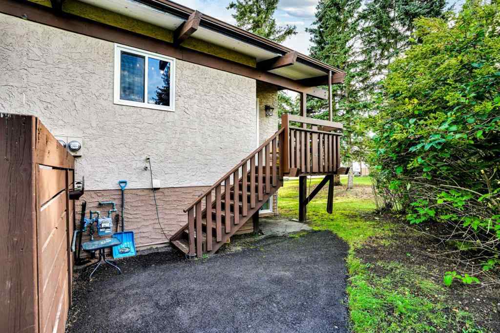 MLS® A2246267 - 4964 Rundlewood Drive NE in Rundle Calgary, Residential