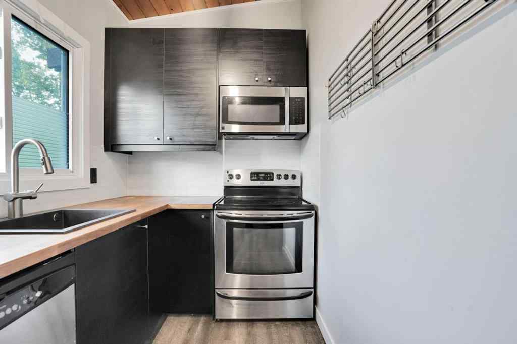 MLS® A2246267 - 4964 Rundlewood Drive NE in Rundle Calgary, Residential